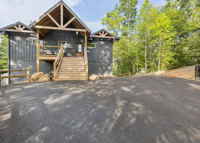 Golden Oaks Cabin Home