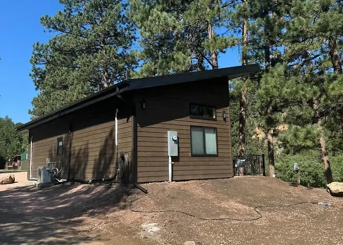 In The Center Of It All The Elkhorn Cabin
