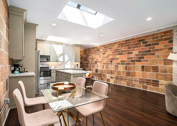 New Love Mi Getaway Loft With Deck On Washington Ave 110
