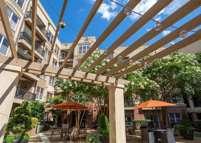 Landing Incredible 2Bd Gym Courtyard