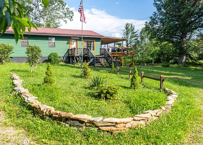 Hot Tub, Private 3 Bed Lodge, 1 Mile From Blue Ridge Parkway, Giant Jenga, Families Welcome!