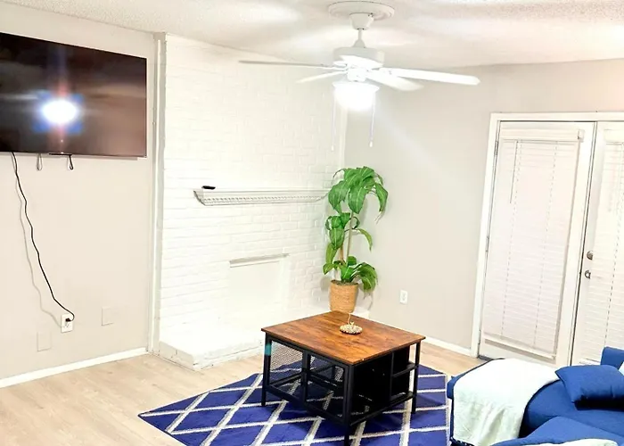 Central 1Br Retreat By Hospital And Tollway
