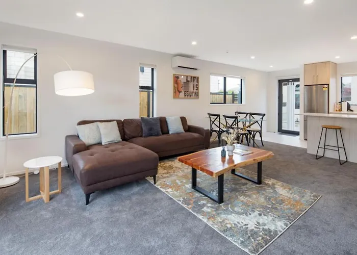 Trentham Stylish 2-Br Retreat
