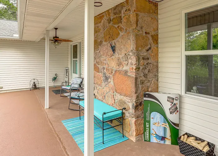 Fairfield Bay Home On Golf Course W/ Fenced Yard!