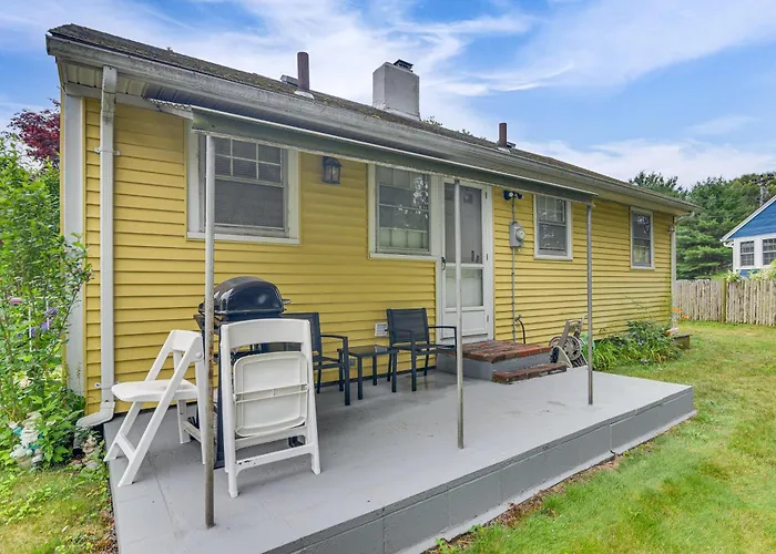< 2 Mi To Beach: Cozy Cottage W/ Patio On Cape Cod