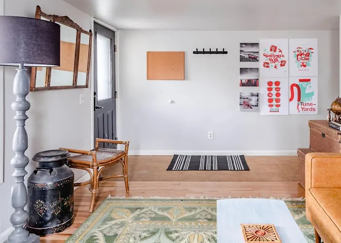 Downtown Lakefront Hideaway