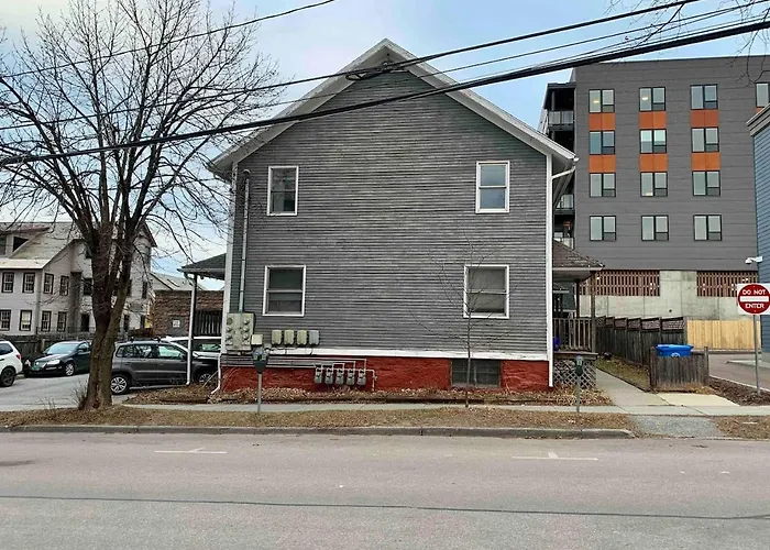Downtown Lakefront Hideaway