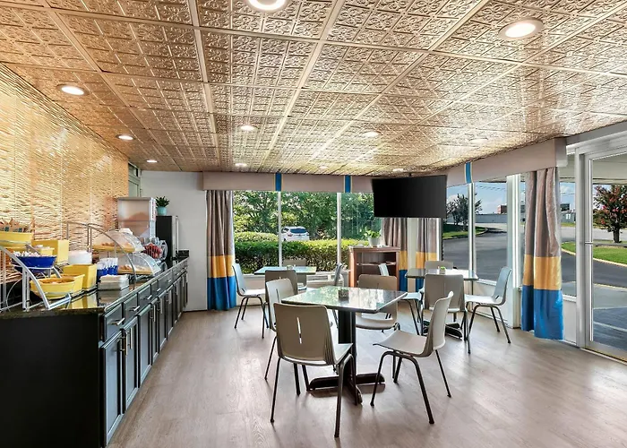 Days Inn By Wyndham Seneca-Clemson