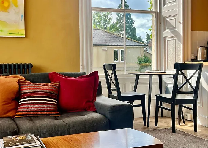 The Georgian Manor Apartment - Central Frome