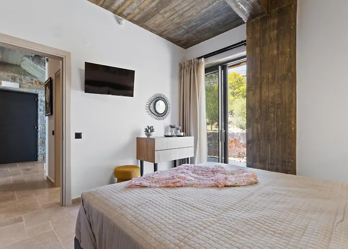 Petres Luxury Villas With Heated Private Pool