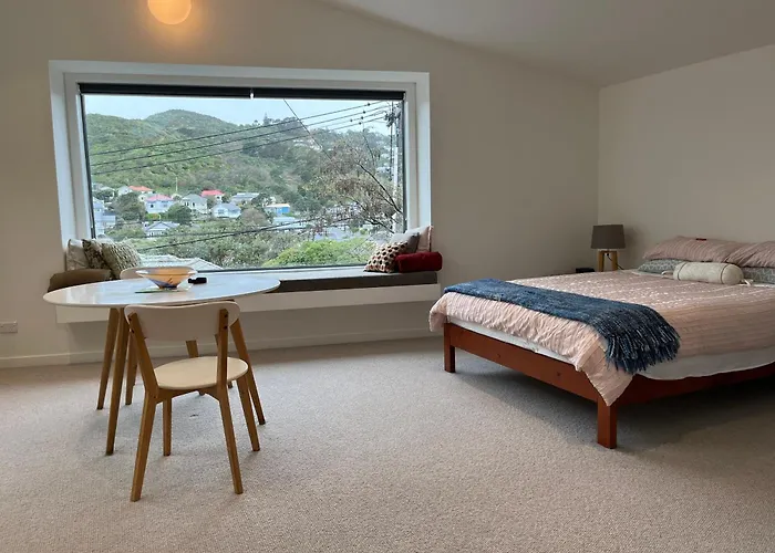 Cosy, New, Quiet Island Bay Studio
