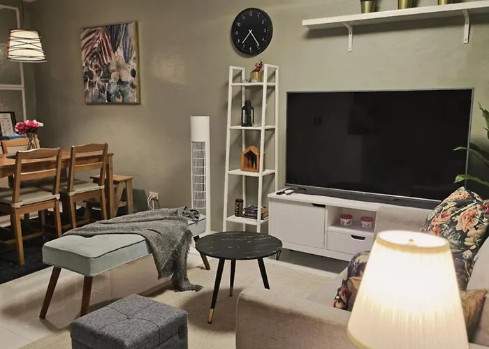 Cozy Home Deca Clark