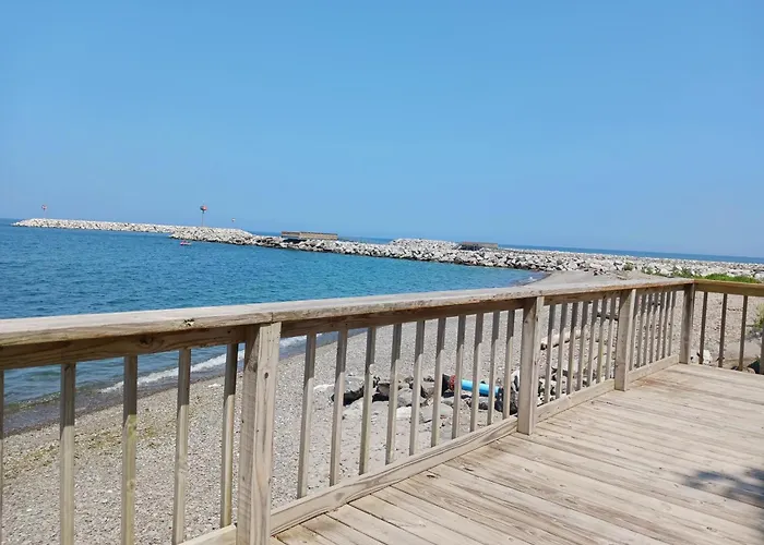 Beachfront Vacation Cottages