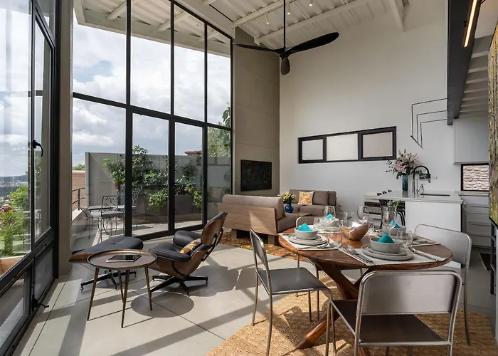 Casa Altamira, Stylish 1Br Loft With City Views In Centro