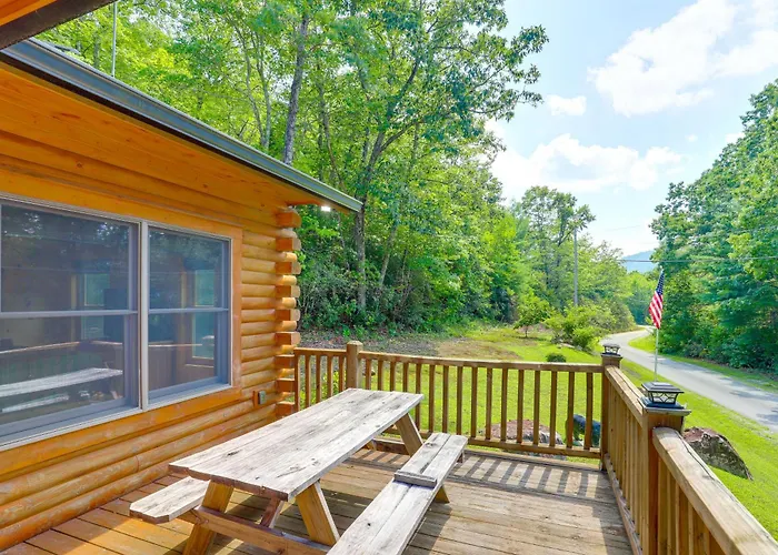 Updated Cabin By Linville Falls: Deck & Game Room!