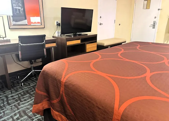 Super 8 By Wyndham Hattiesburg South