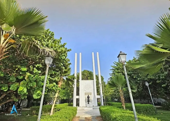 Villa Betty Individual 2 Rooms Property At Beach Front Near French Colony