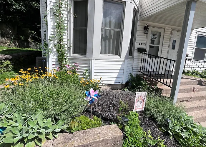Relaxing Townhouse Downtown Dubuque