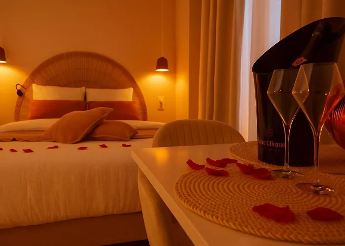 La Cadurcienne "Love Room" Jacuzzi & Piece Secrete Cahors Centre Historique