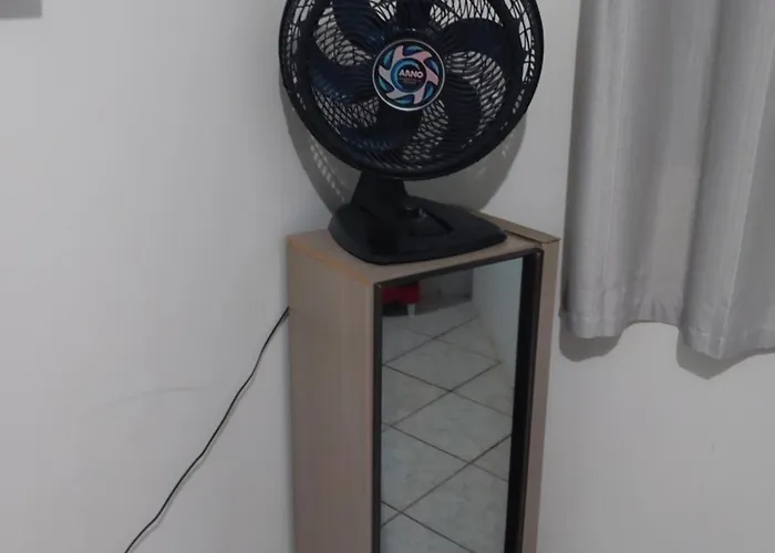 Quarto com banheiro casa da Mari