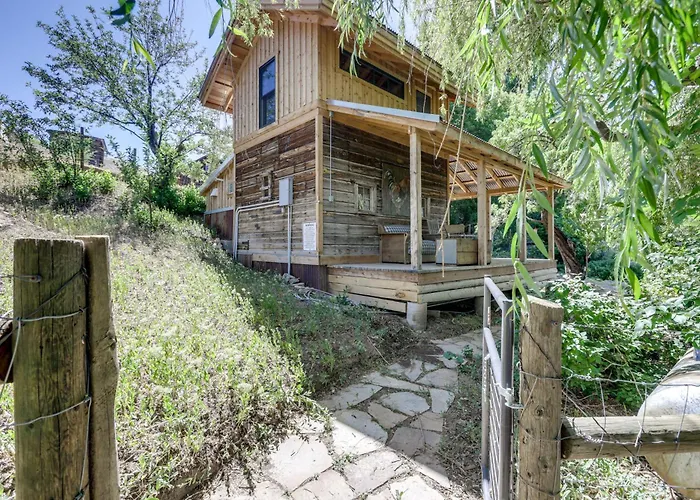 Historic Nature Lovers Cabin On Farm In Paonia!