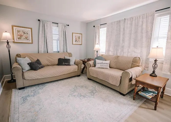 Cozy Midtown 3 Bedroom 1 Bath