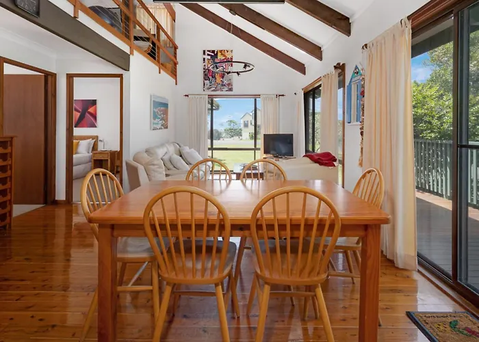 Malua Bay Treehouse, Walking Distance To Beach