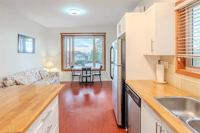 Beaches Downtown Suite In Sechelt