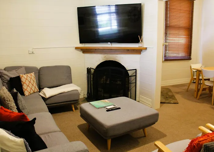 Clifftop Cottage At The Portsea Camp