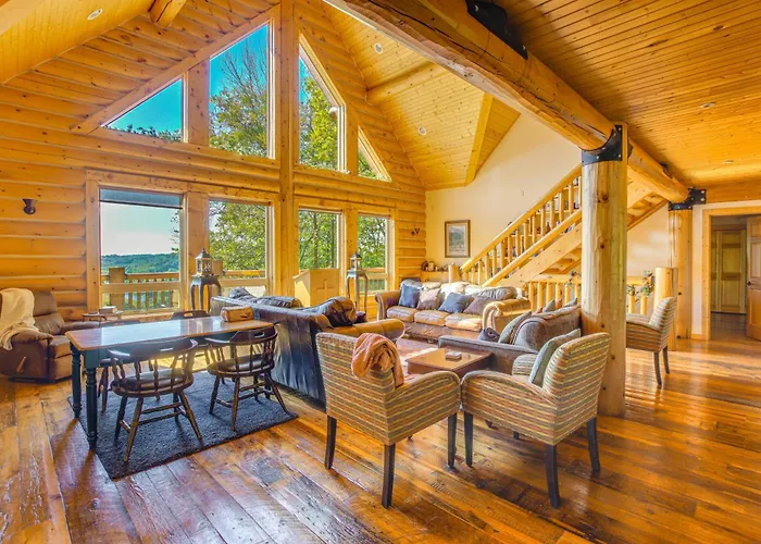 Secluded Iowa Home Near Hiking & Fishing!