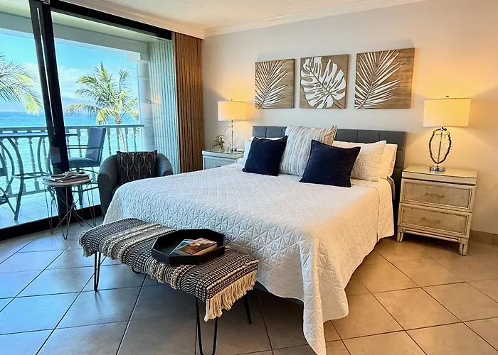 Lahaina Shores Oceanfront Studio