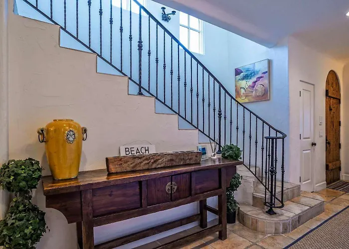 Luxurious Mykonos In Santa Barbara With Outdoor Deck Short Bike Ride To Beach