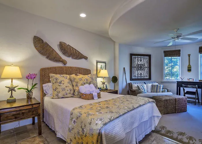 Luxurious Mykonos In Santa Barbara With Outdoor Deck Short Bike Ride To Beach