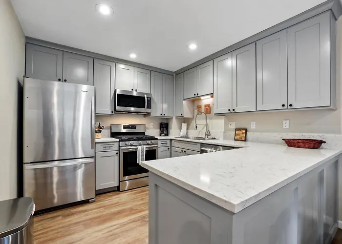 Family Fun Getaway - 3 Story Condo