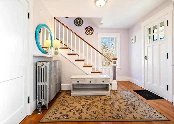 10-Min Walk To Beach - Huge Deck - Near Downtown