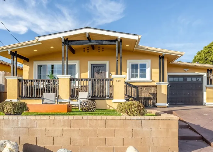 Fully Updated 3 Bdr Seaside Home Minutes To Beach