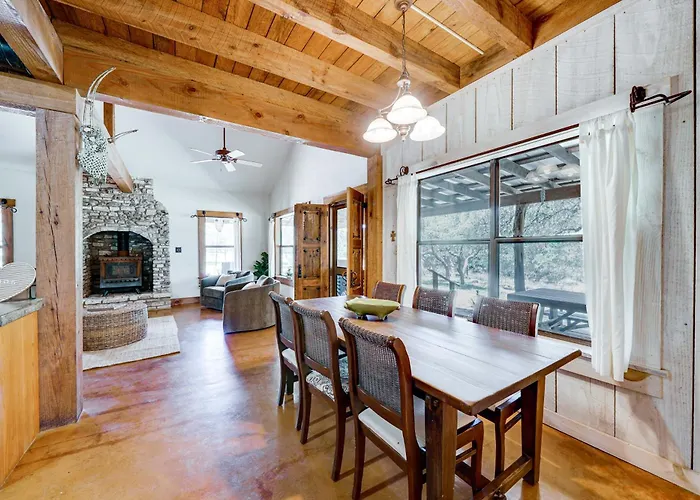 Serene Hill Country Home! Hike, Sleep, Unplug!