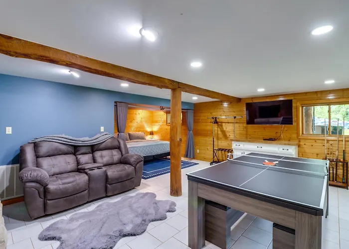 3,000 Sq Ft + Game Room: Ozarks Serenity Cabin!