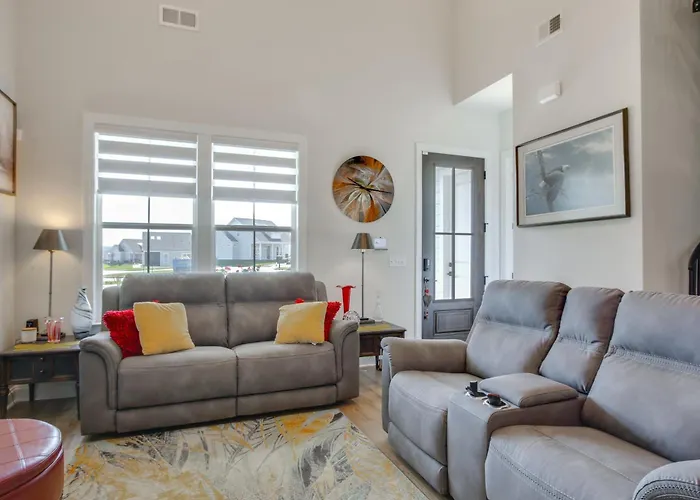 Walk To Marina: Lake Greenwood Retreat W/ Hot Tub