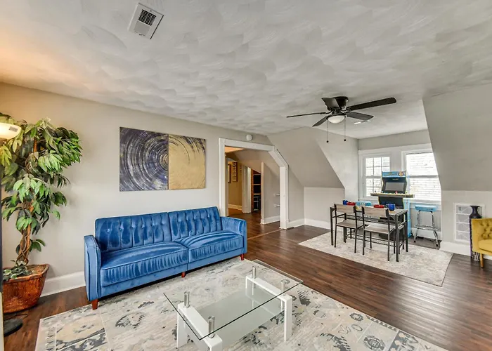 Walk To River & Downtown: Portsmouth Apartment!