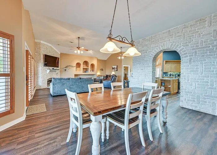 Boat Dock & Hot Tub: Waterfront Home In Milam!