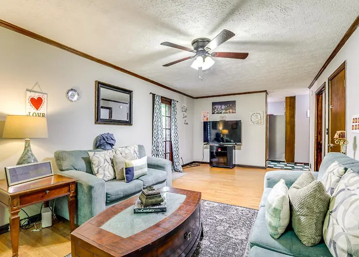 Group Getaway: Spacious Home In Stone Mountain!