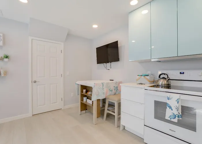 6 Mi To Dtwn: Sarasota Apt W/ Patio & Fire Pit