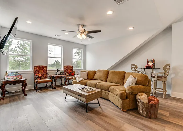 6 Mi To Lake Somerville: Barndominium On 20 Acres