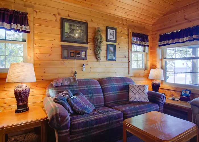 Shawano Lake Cabin W/ Boat Dock!