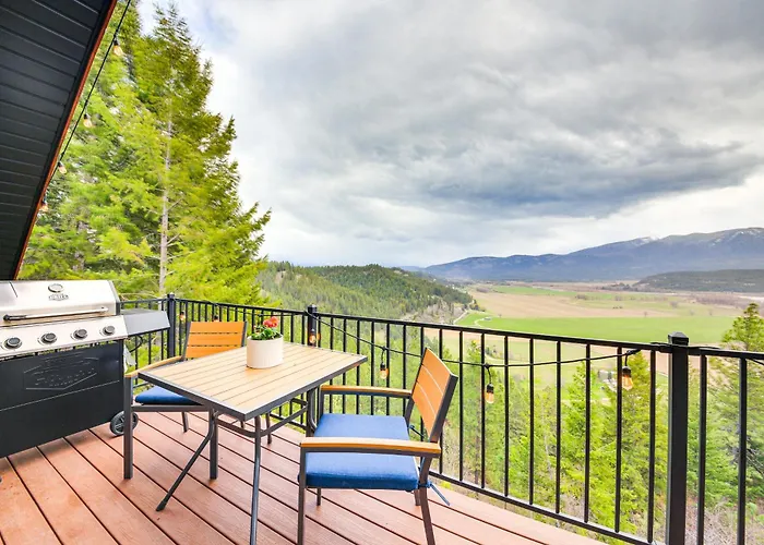 Balcony & Patio W/ Mtn Views! Bonners Ferry Escape