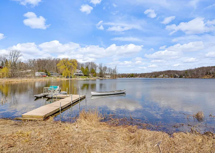 Near Hiking: Lakefront Getaway In Campbellsport!
