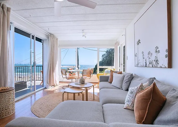 Azure Kirra - Chic Beachfront Living In Coolangatta