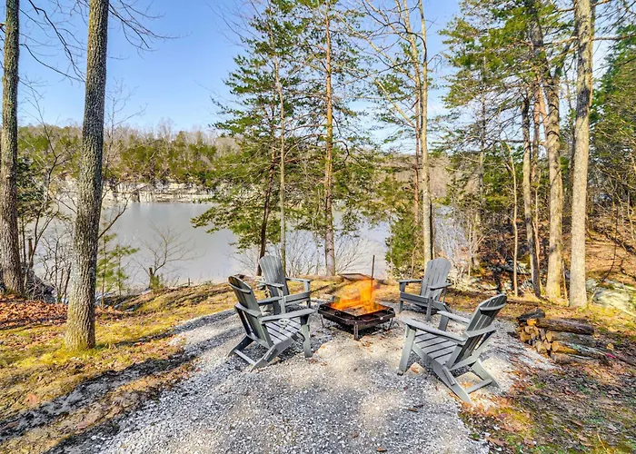 Cumberland Lake Retreat: Furnished Deck & Grill!