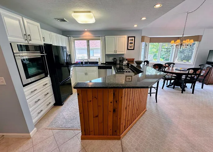 Fv43 Bretton Woods Single Level Home With Ac On Golf Course